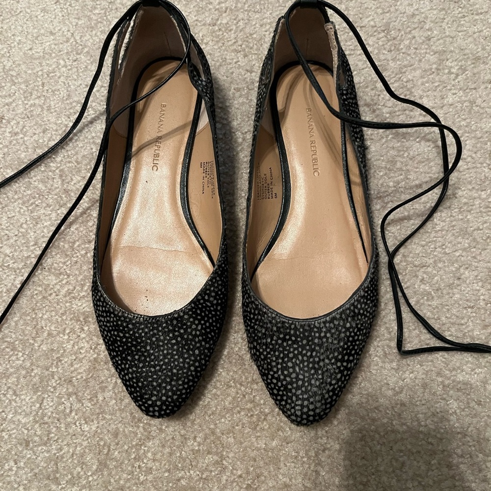 Banana Republic ballerina ankle tie shoes. Sz.6